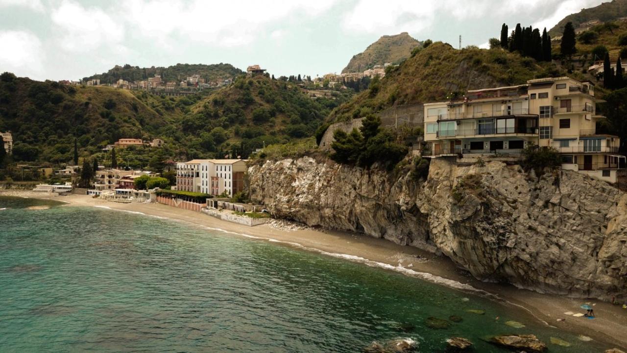 Mare Roccia Beachfront Apartment Taormina Exterior photo