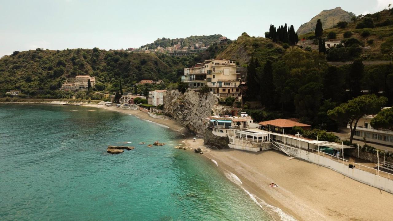 Mare Roccia Beachfront Apartment Taormina Exterior photo